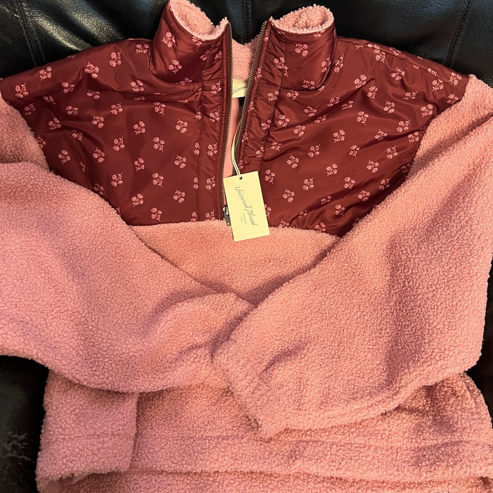 Xl Universal Thread Pullover - image 1